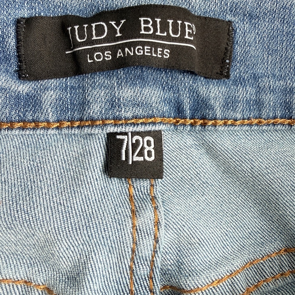 Judy Blue Wide Crop Jeans Size 7/28 - Picture 3 of 7